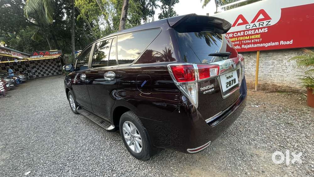 Toyota Innova Crysta 2.4 V 8 Str, 2016, Diesel