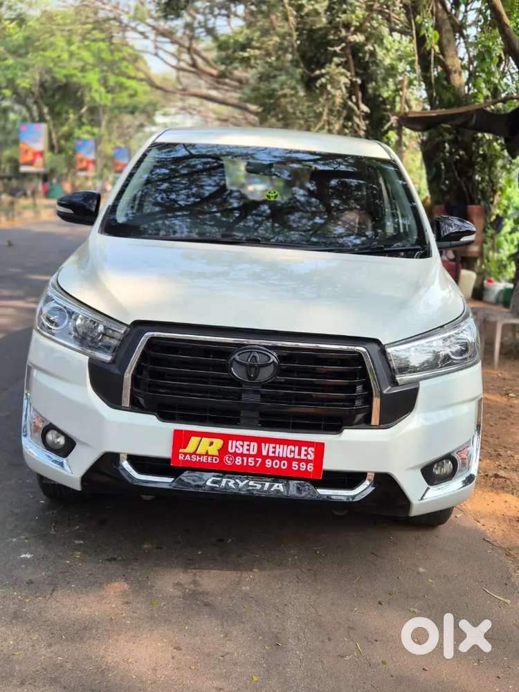 Toyota Innova Crysta 2017. V