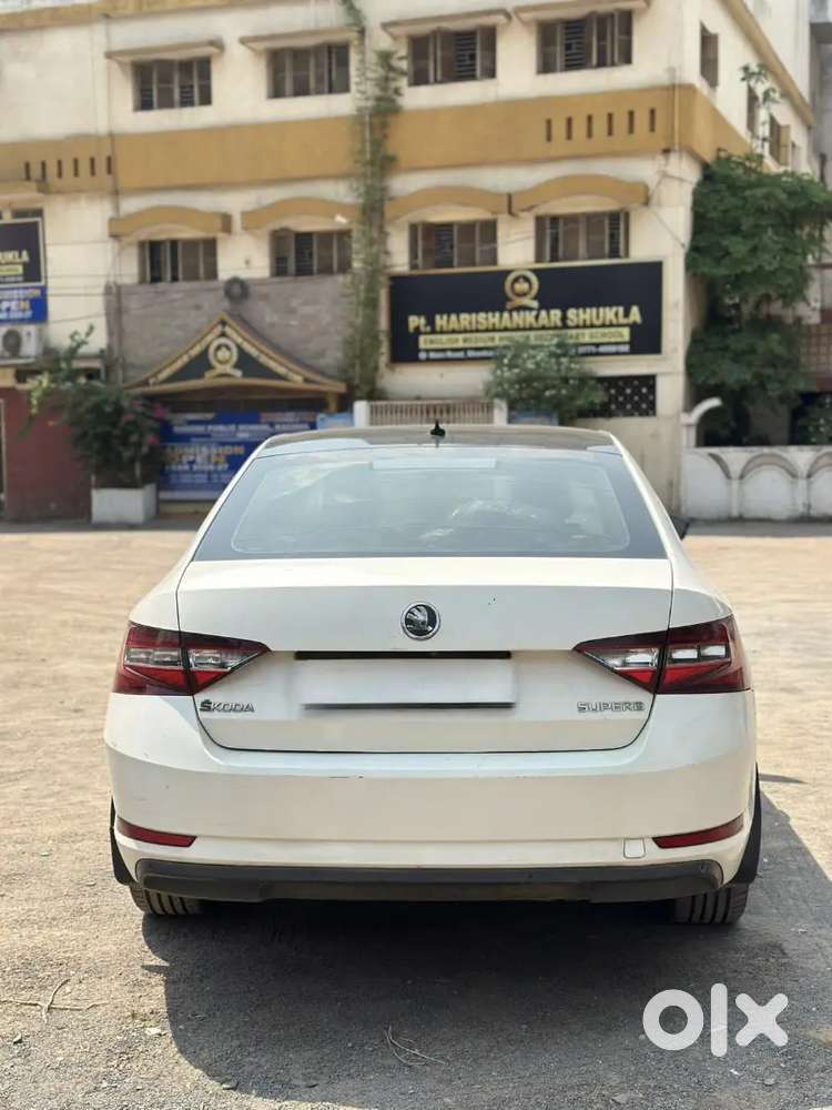 Skoda Superb 2016 Petrol Well Maintained