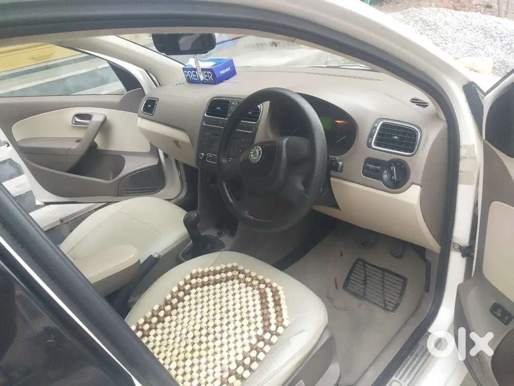 Skoda Rapid 1.6 Ambition 2013