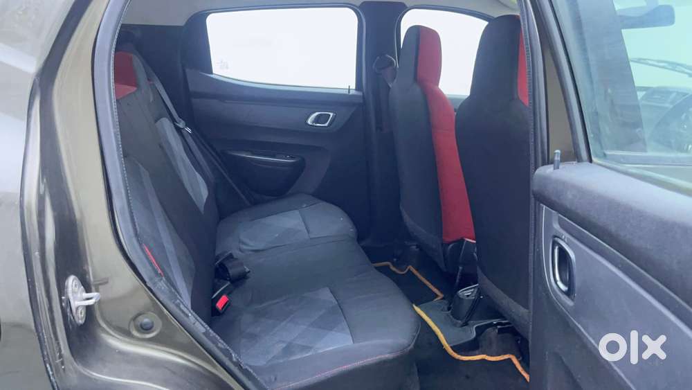 Renault Kwid 2019-ongoing 1.0 Rxt Amt (o), 2020, Petrol