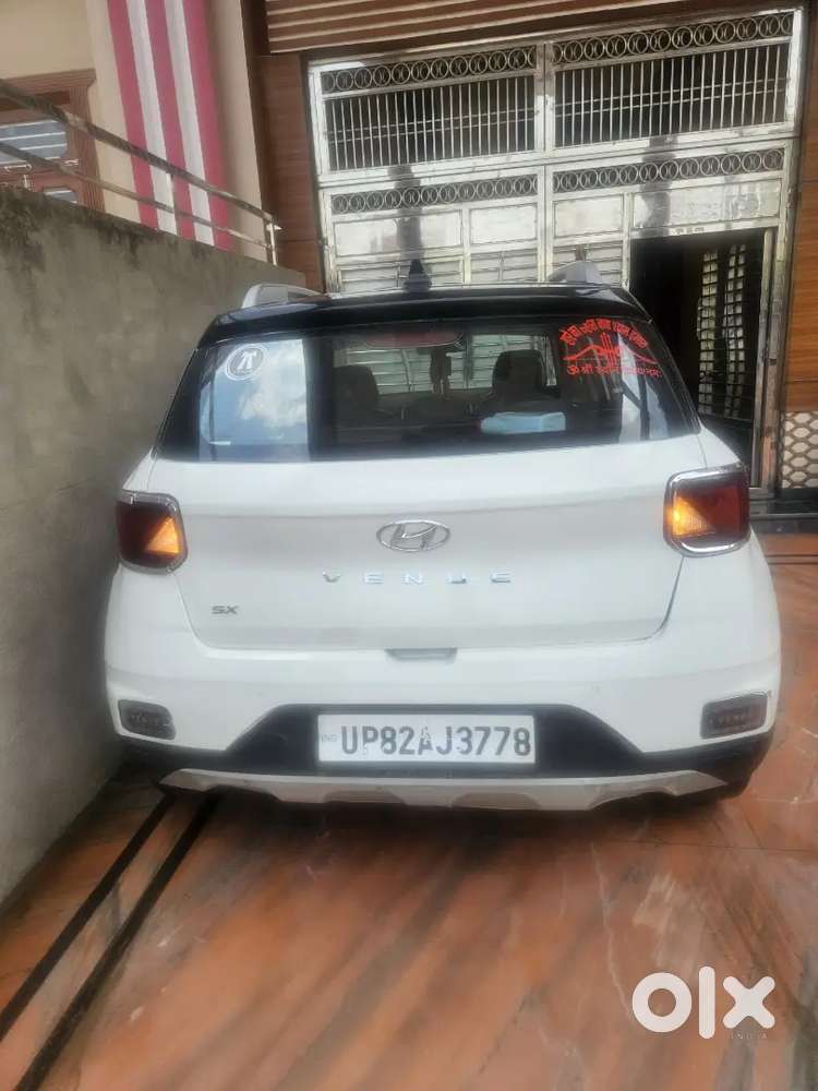 Hyundai Venue 2020 Diesel Well Maintained