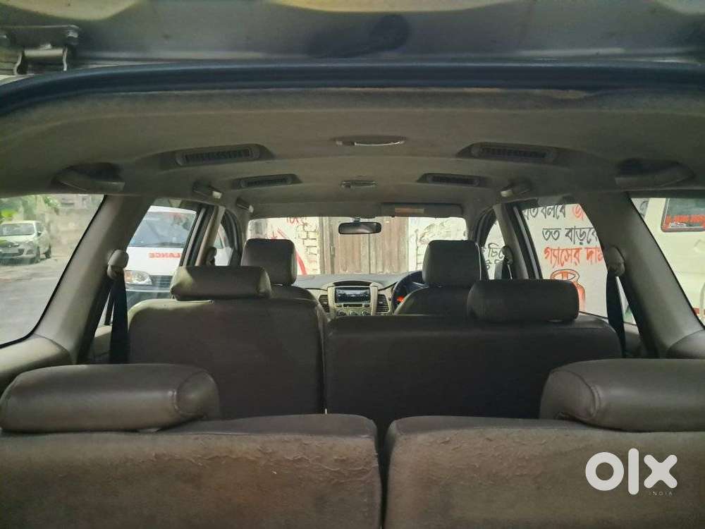 Toyota Innova 2.5 G (diesel) 8 Seater, 2016