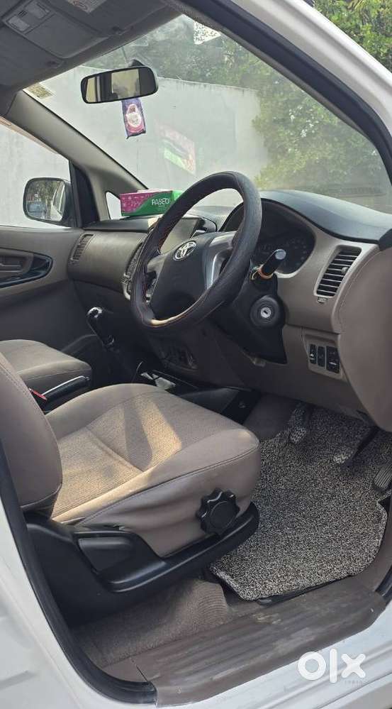 Toyota Innova 2.5 G (diesel) 7 Seater, 2015, Diesel