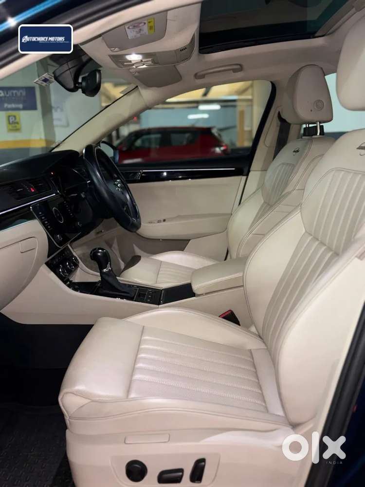 Skoda Superb 2.0 L&k Tsi At, 2023, Petrol