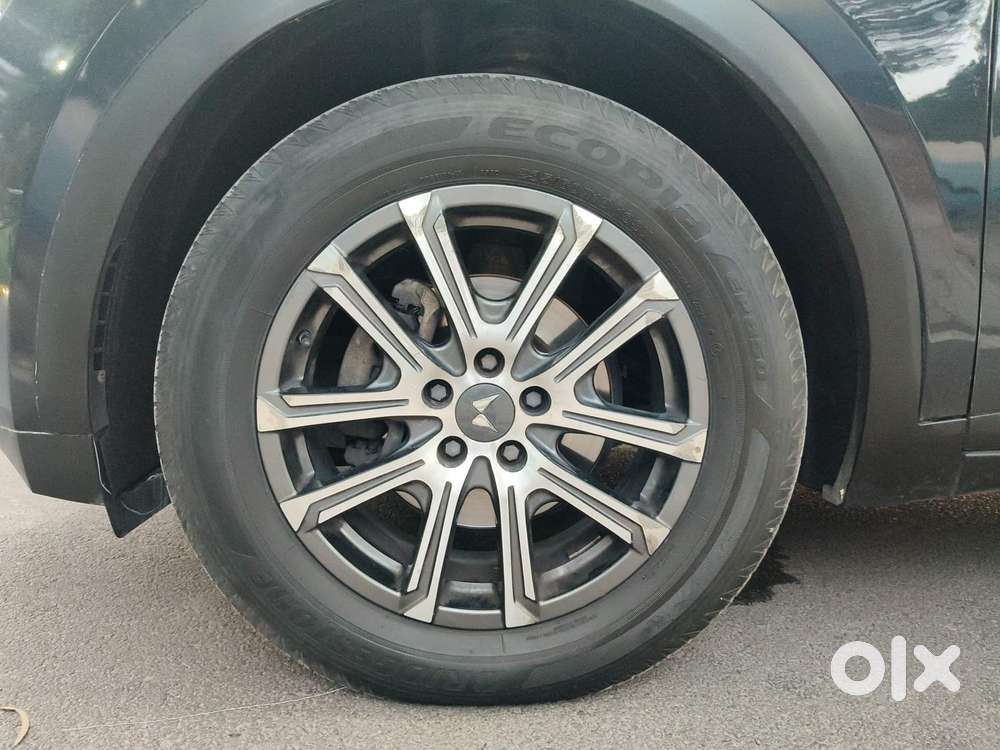 Mahindra Xuv700 2.2 Ax 7 Diesel At Luxury Pack Str Awd, 2022, Diesel