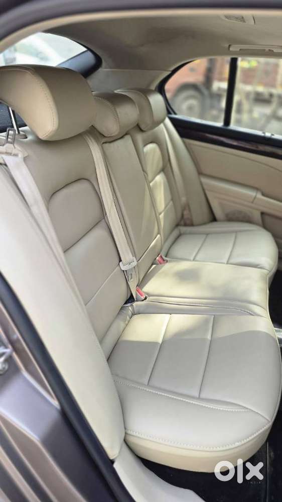 Skoda Superb 2013-2015 Elegance 1.8 Tsi Mt, 2013, Petrol