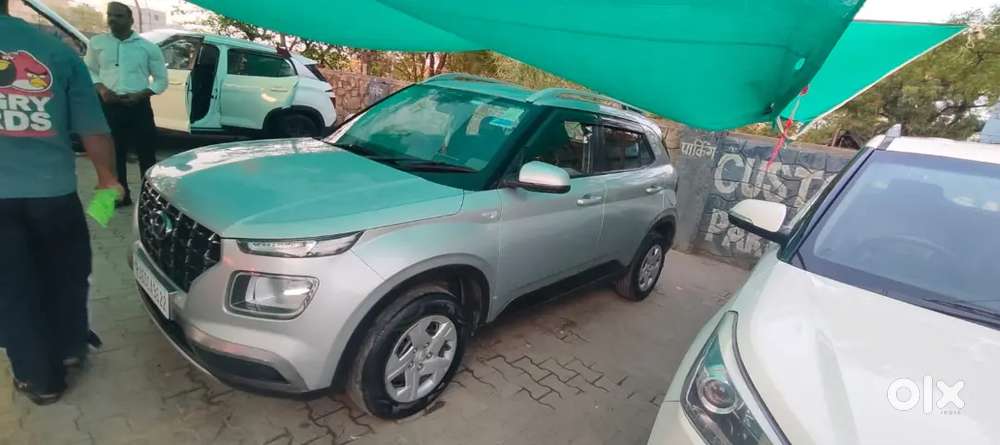 Hyundai Venue 2019 Petrol 69000 Km Driven Automatic