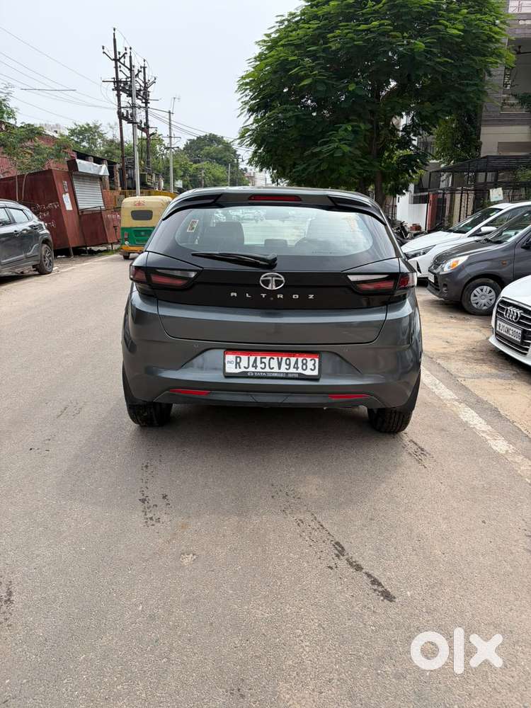 Tata Altroz Xz Plus (s), 2023, Petrol