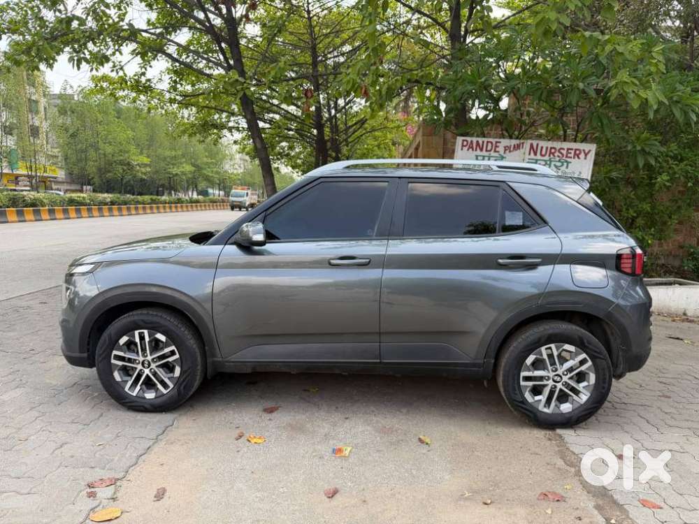 Hyundai Venue Sx (o) Mt 1.5 Diesel, 2022, Diesel