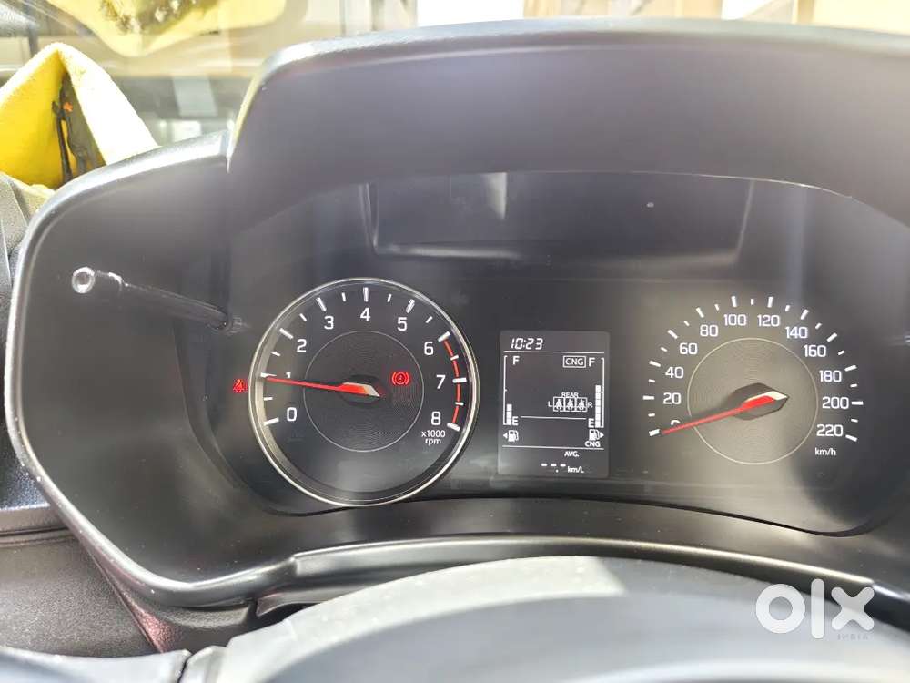 Maruti Suzuki Swift Vxi(o) Petrol+cng