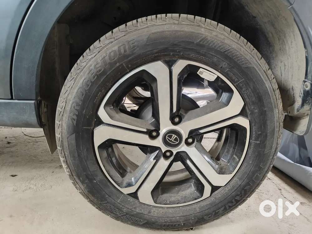 Less Than 5000 Km Driven With All Top Model Features