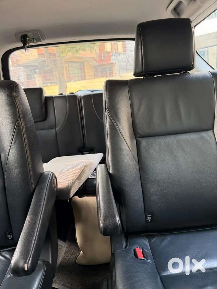 Toyota Innova Crysta 2016 Diesel 135000 Km Driven