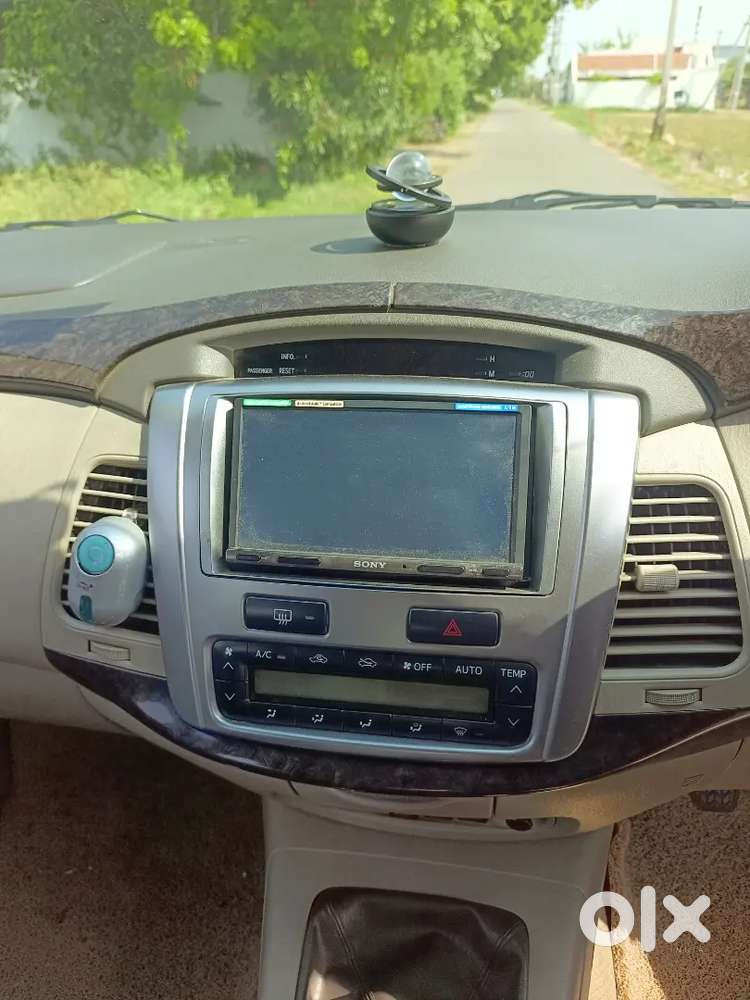 Toyota Innova 2015 Diesel 151000 Km Driven