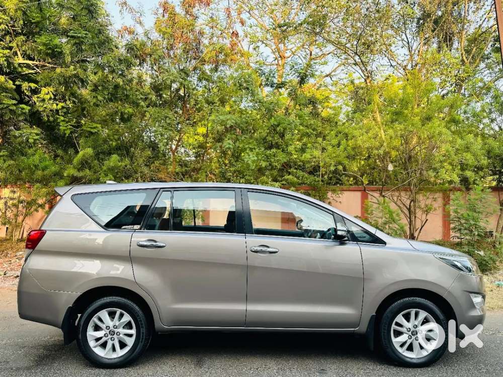 Toyota Innova Crysta 2.8 Zx At 7 Seater, 2017, Diesel