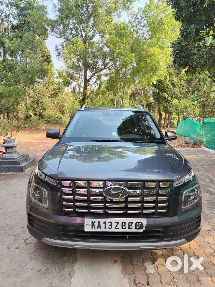 Hyundai Venue Petrol Well Maintained