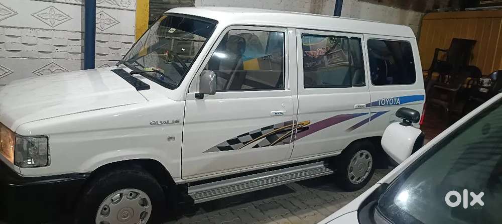 Toyota Qualis 2003 Diesel Well Maintained