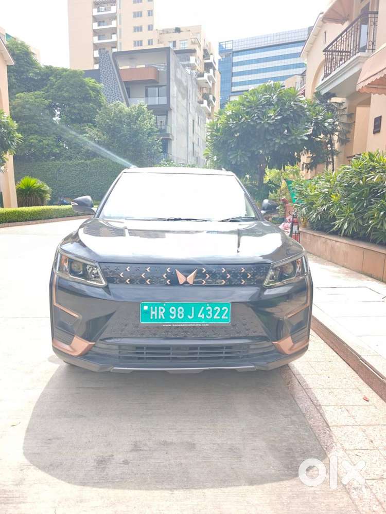 Xuv 400 El Pro ( With Charger )