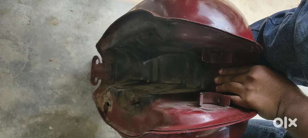 Bullet 2017model classic 350 maroon colour tank