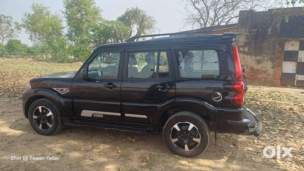 Mahindra Scorpio Classic 2022 Diesel 90600 Km Driven