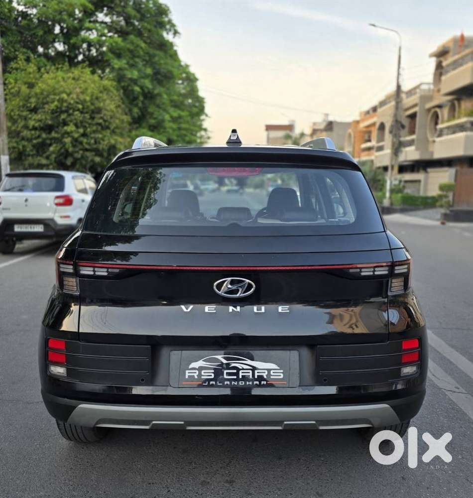 Hyundai Venue 1.2 S (o), 2024, Petrol