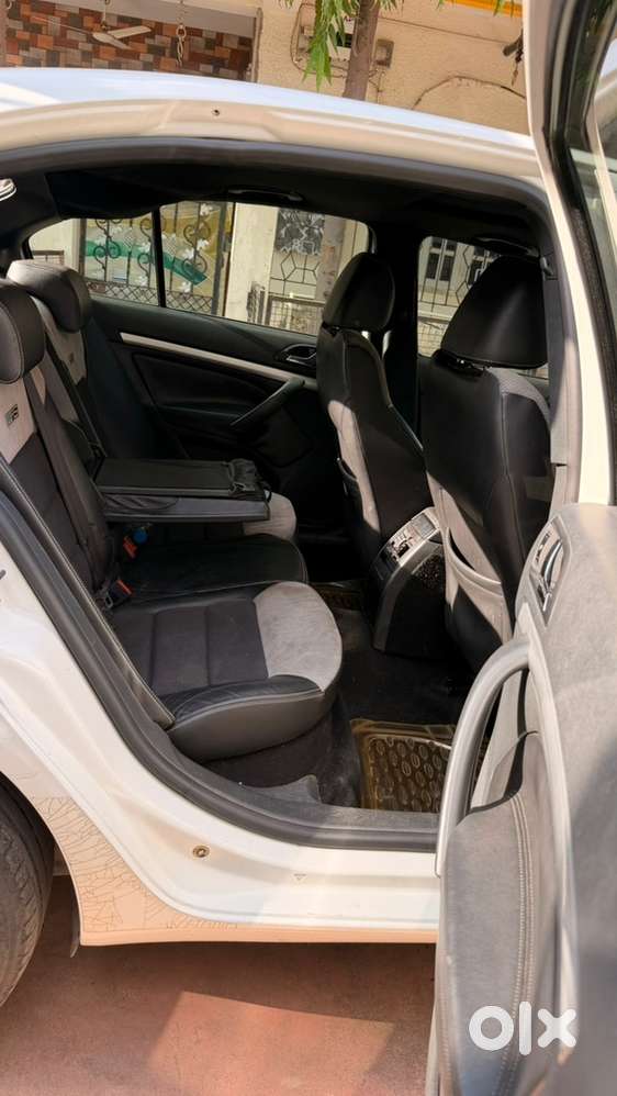 Skoda Laura Model 2011 Excellent Condition 1st Owner