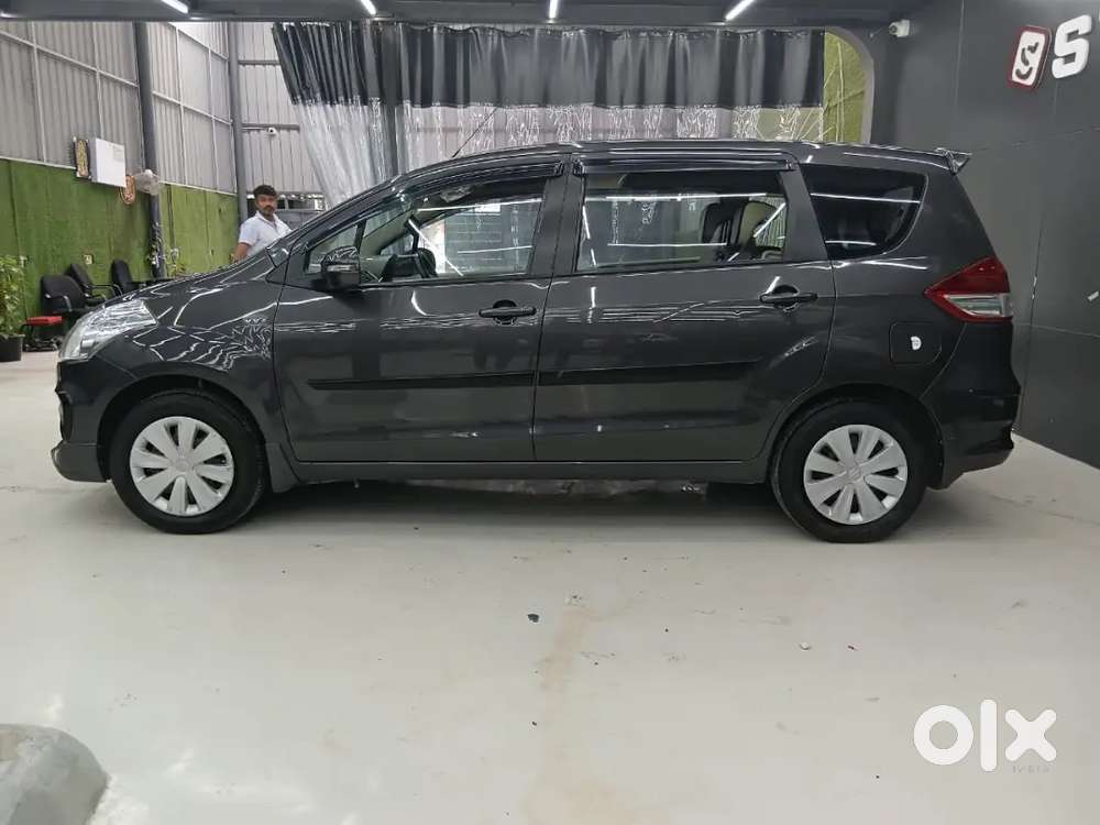 Maruti Suzuki Eritiga Vxi.