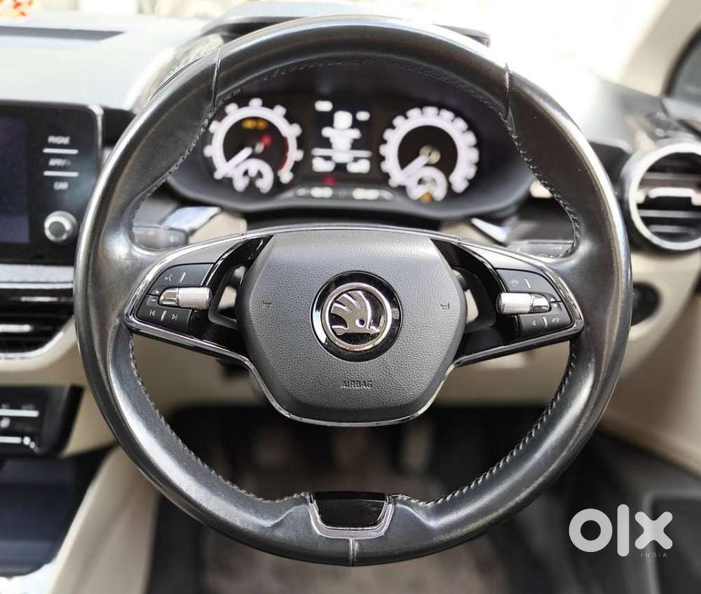 Skoda Slavia 1.0 Ambition Tsi, 2023, Petrol