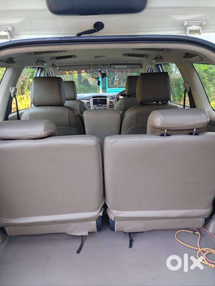 Near & Clean Toyota Innova 2.5 G4 2016