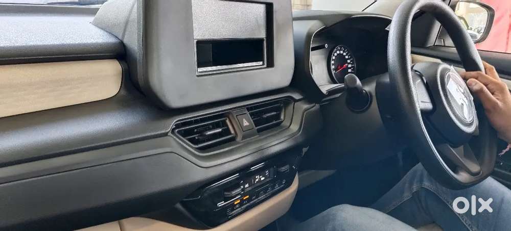 Maruti Suzuki Swift Dzire Tour 2025 Cng & Hybrids 12000 Km Driven