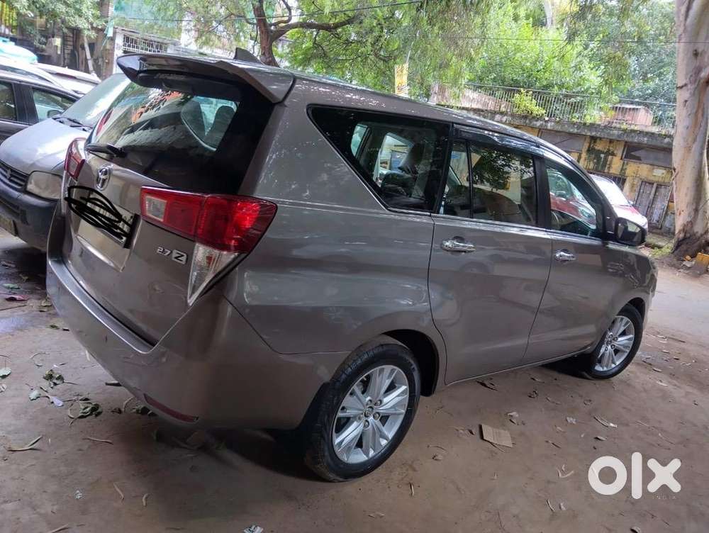 Toyota Innova Crysta Top Model