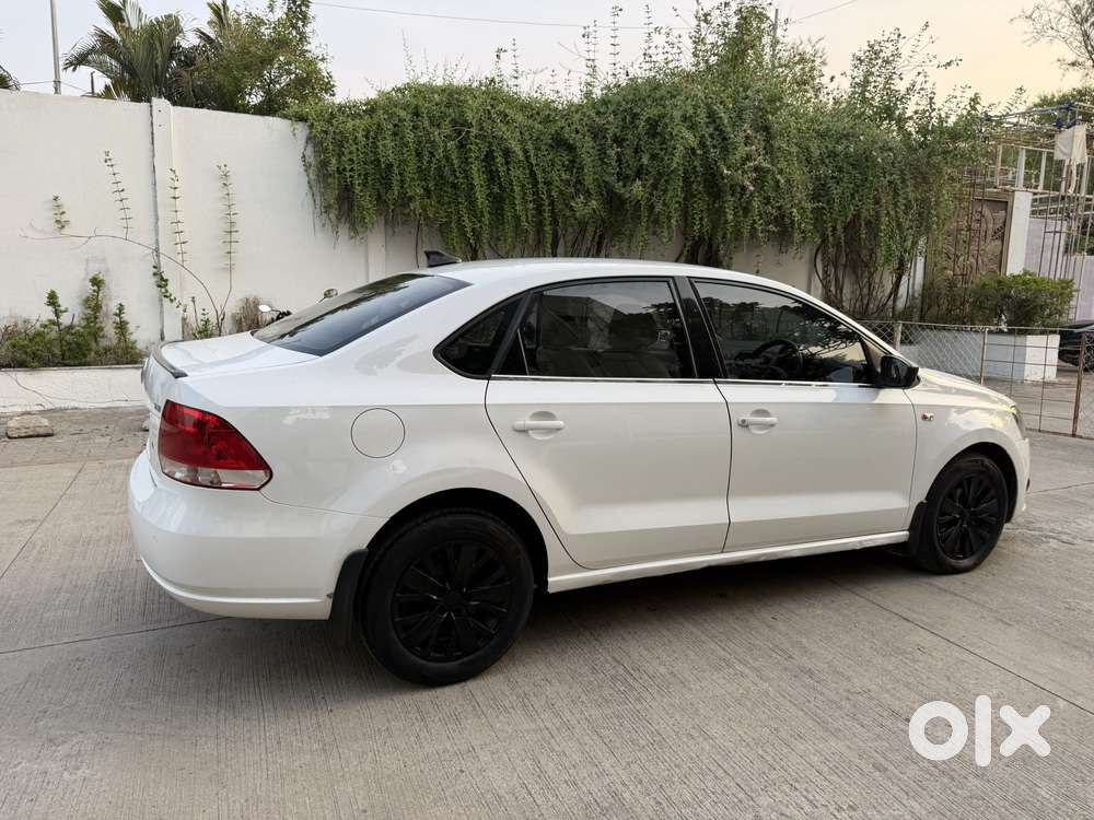 Volkswagen Vento 1.2 Tsi Highline Plus At, 2014, Petrol