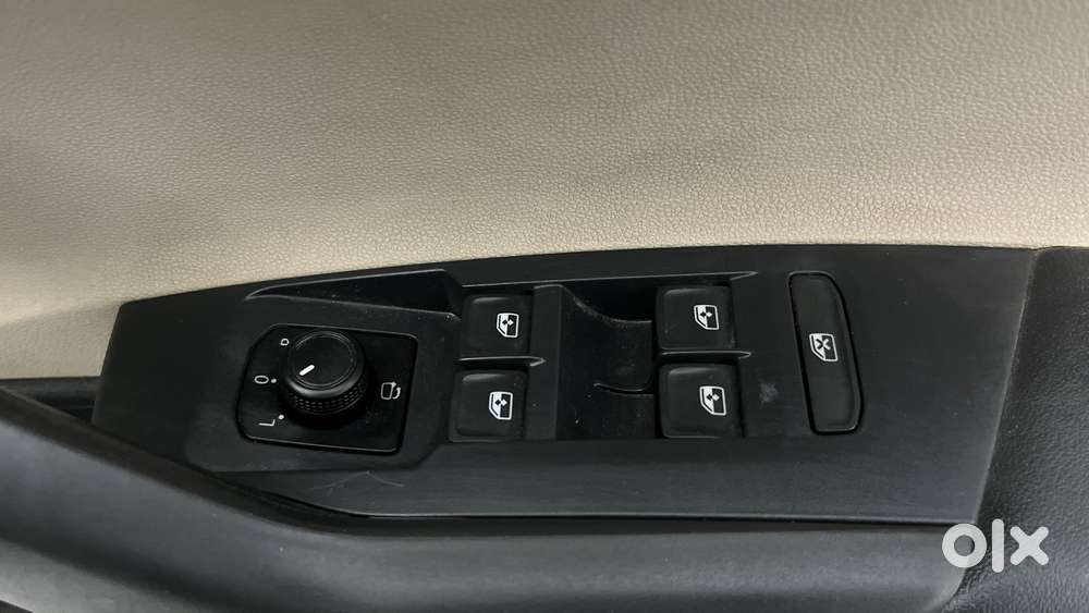 Skoda Slavia Style 1.0l Tsi Mt, 2022, Petrol