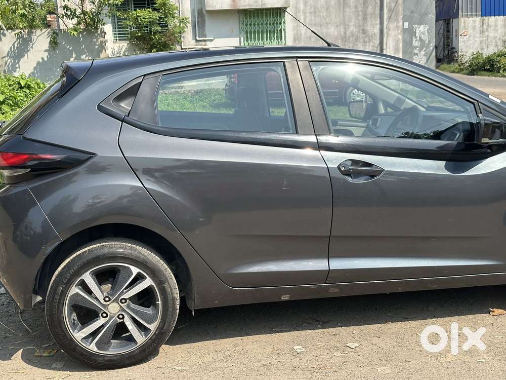 Tata Altroz 1.2 Xz Plus Dark Edition, 2021, Petrol