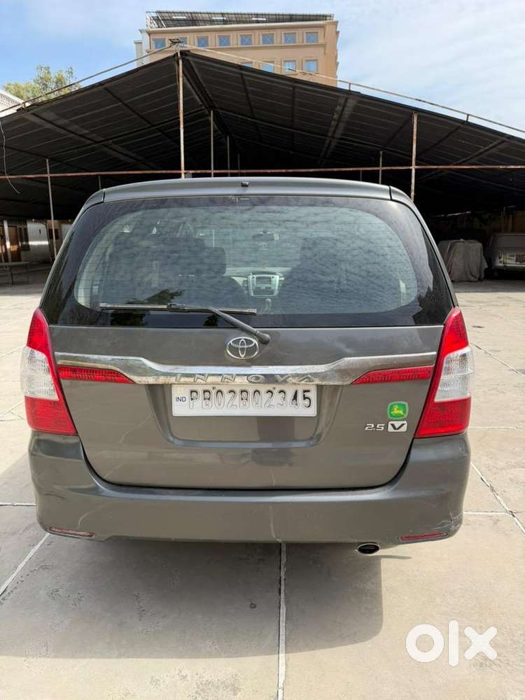 Toyota Innova V Varient 2012 Diesel Well Maintained