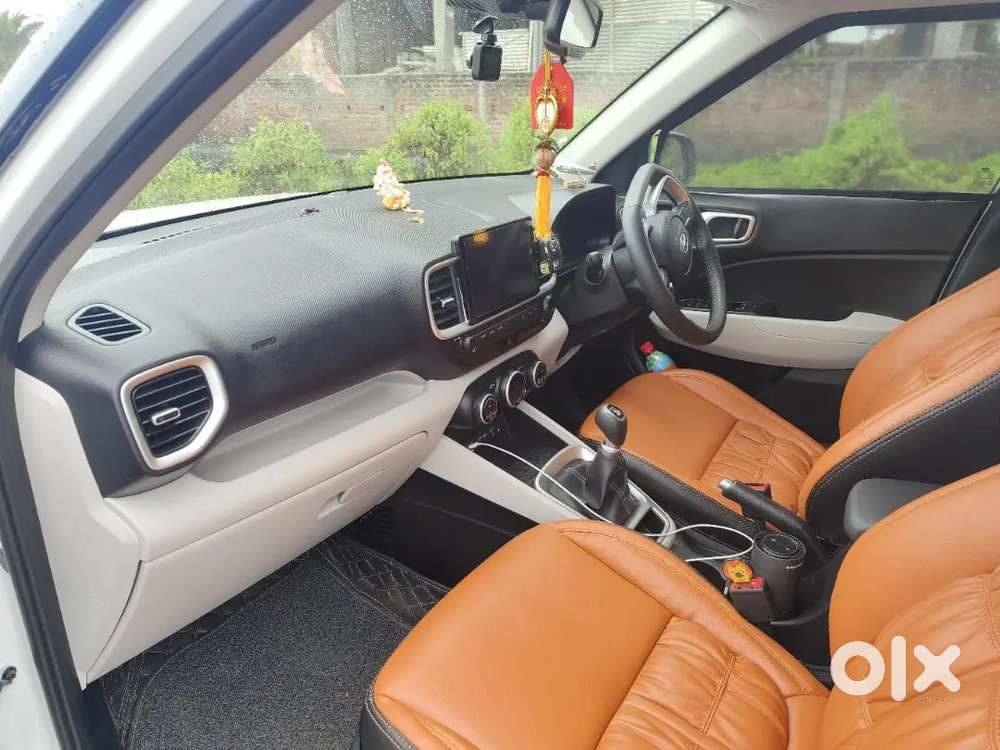 Hyundai Venue 2022 Petrol Well Maintained