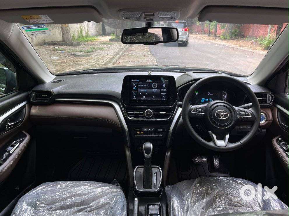 Toyota Urban Cruiser Hyryder 1.5 V Hybrid, 2025, Petrol