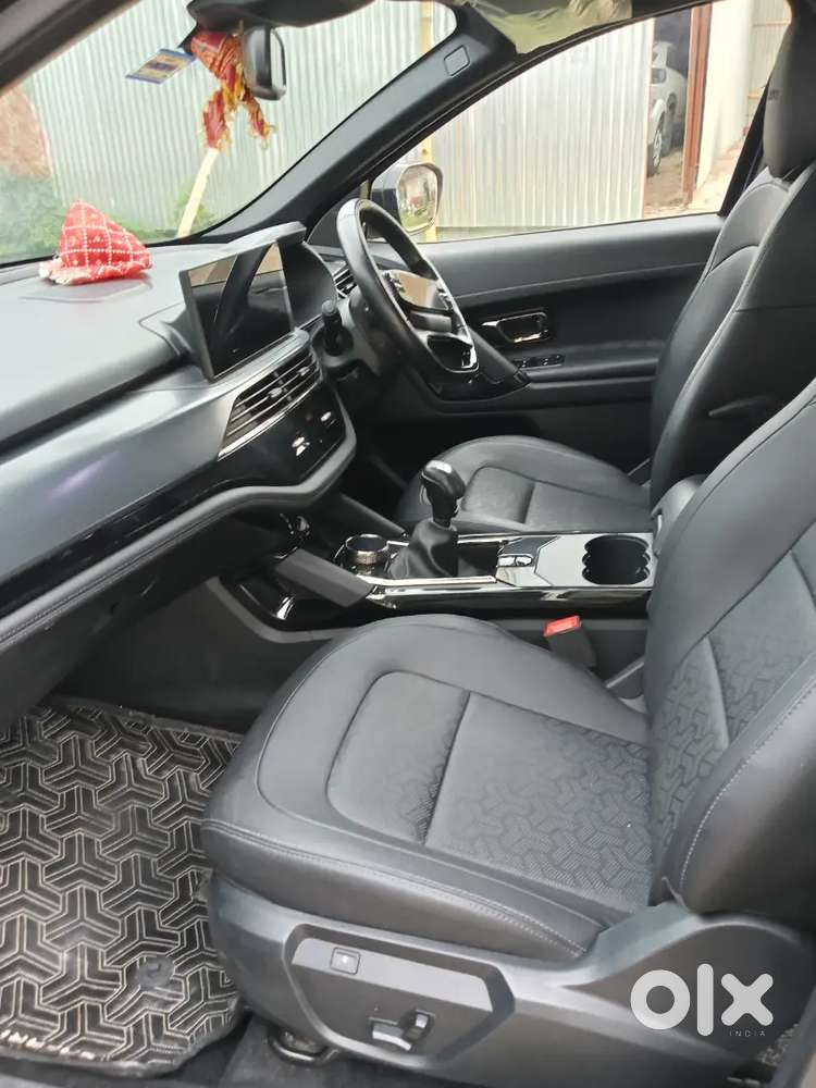 Tata Safari Diesel 2024 Manual Dark