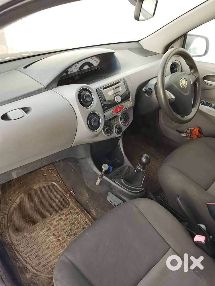 Toyota Etios Liva 2011 Petrol 165000 Km Driven