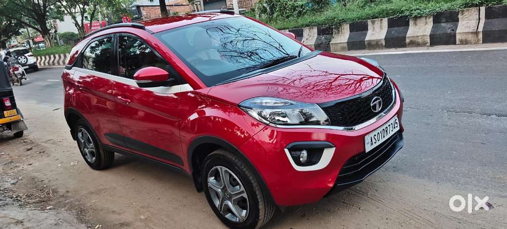 Tata Nexon 1.2 Revotron Xt, 2018, Petrol