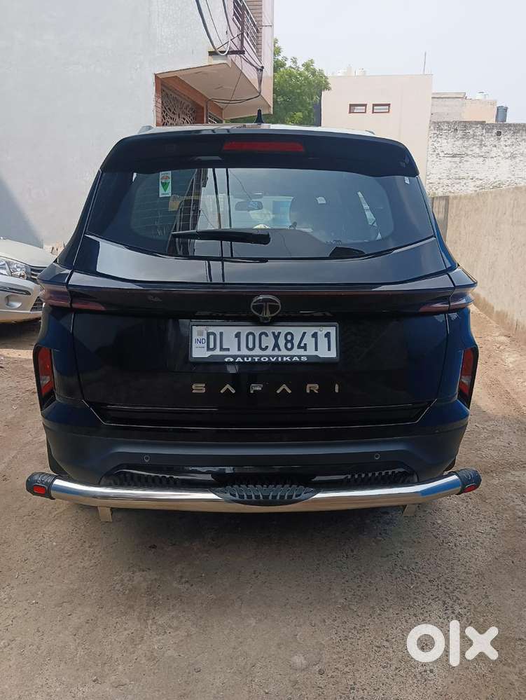 Tata Safari Adventure 2024 Diesel 7 Str Dark Edition