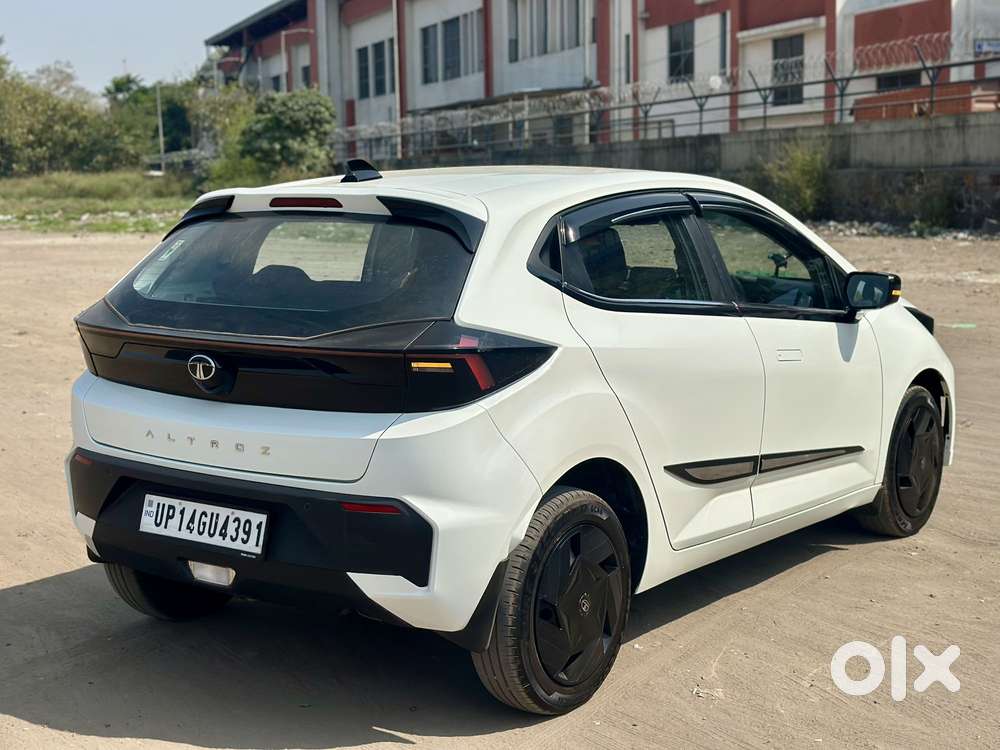 Tata Altroz 1.2 Xza Plus, 2025, Petrol