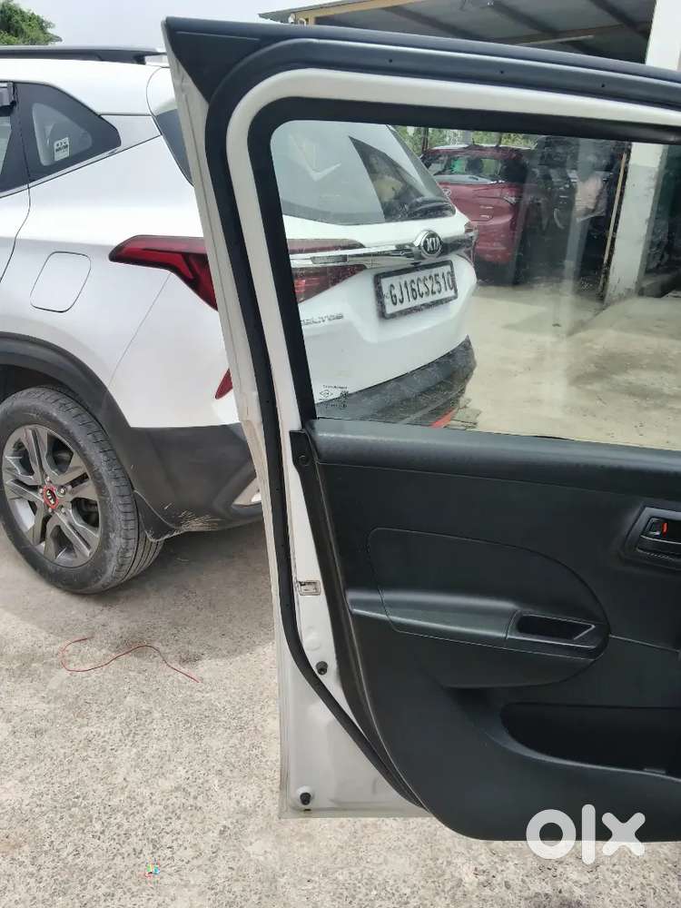 Swift Lxi Maruti Suzuki 2012 Model