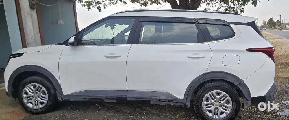 Kia Carens 2024 Petrol Good Condition