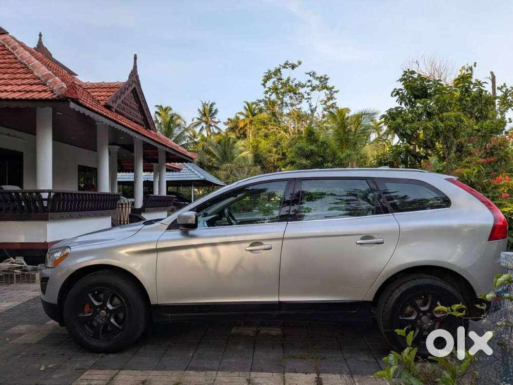 Volvo Xc60, Metalic Silver, 2012 D3, Diesel Automatic, Good Condition