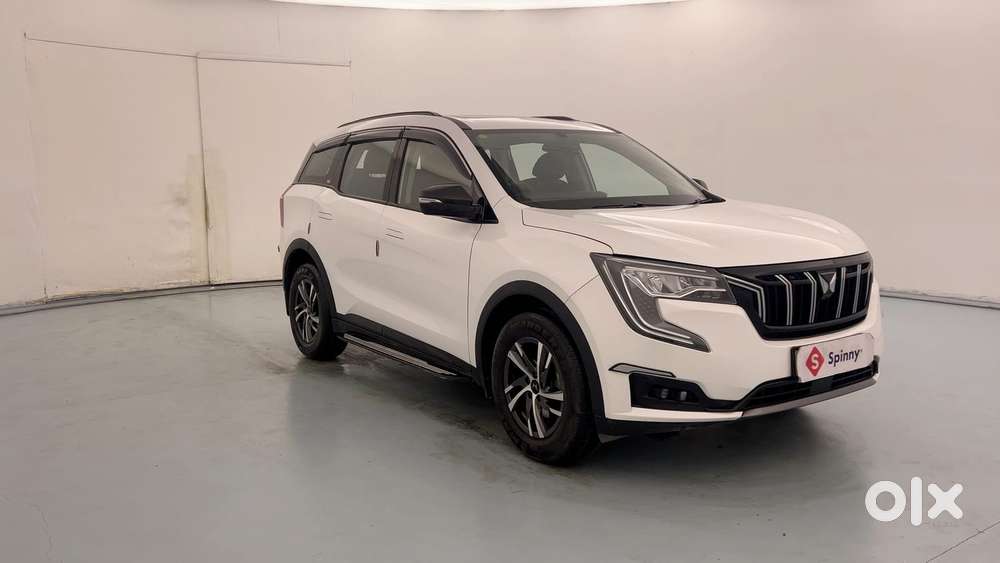Mahindra Xuv700 2.0 Ax 5 Petrol Mt 7 Str, 2025, Petrol
