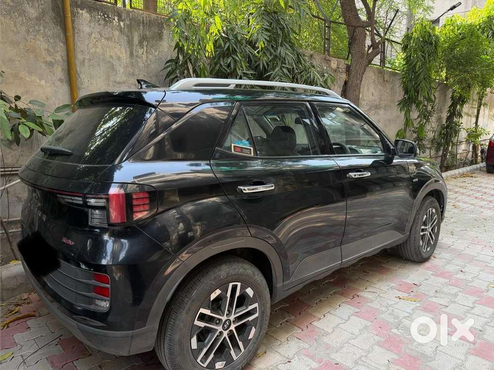 Hyundai Venue 2022 Petrol 25000 Km Driven