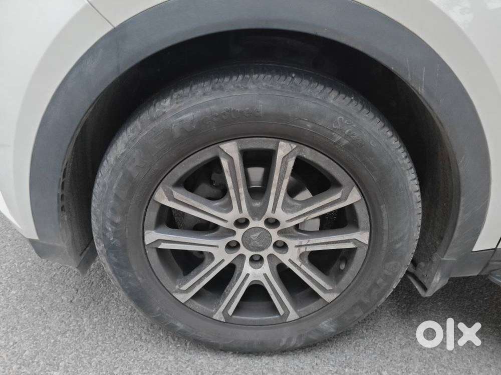 Mahindra Xuv700 2.0 Ax 7 Petrol At Luxury Pack Str, 2022, Petrol