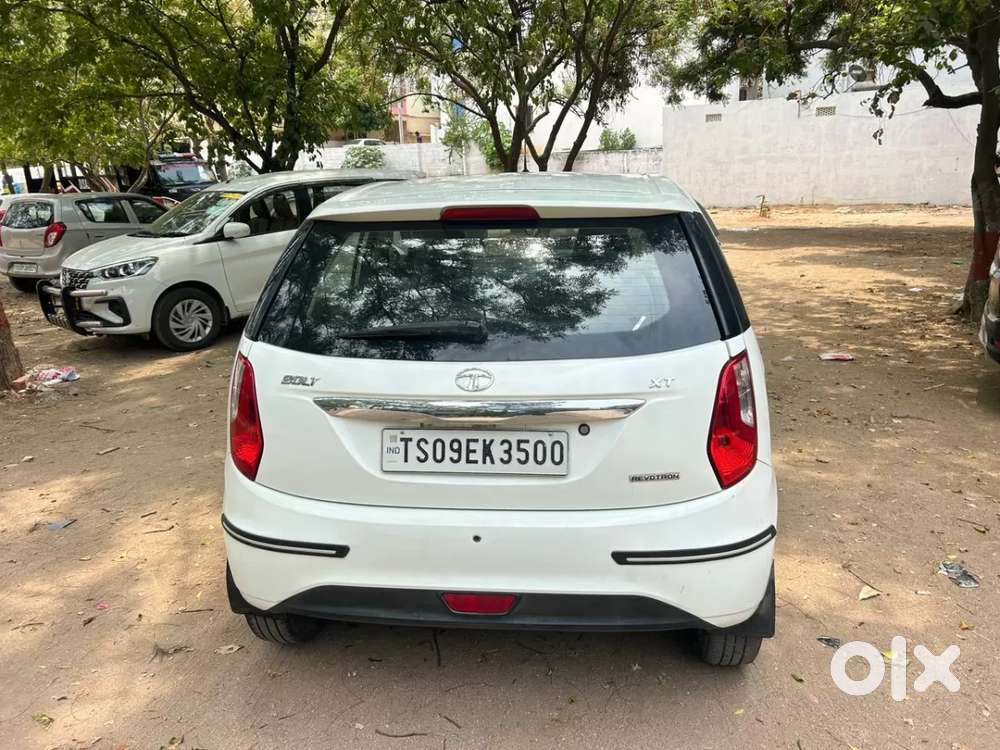 Tata Bolt Revotron Xt, 2015, Petrol