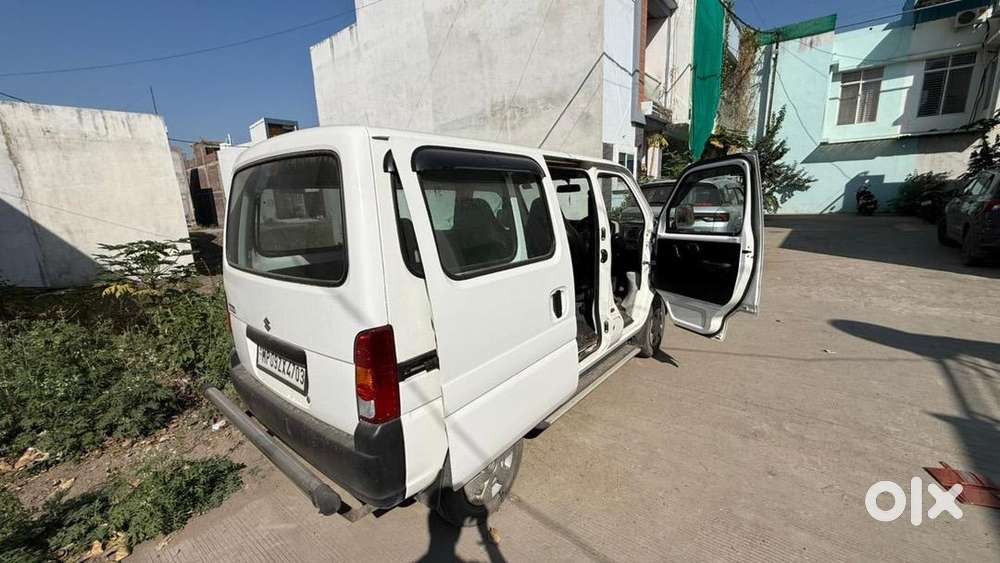 Maruti Suzuki Eeco 2023 Petrol Well Maintained